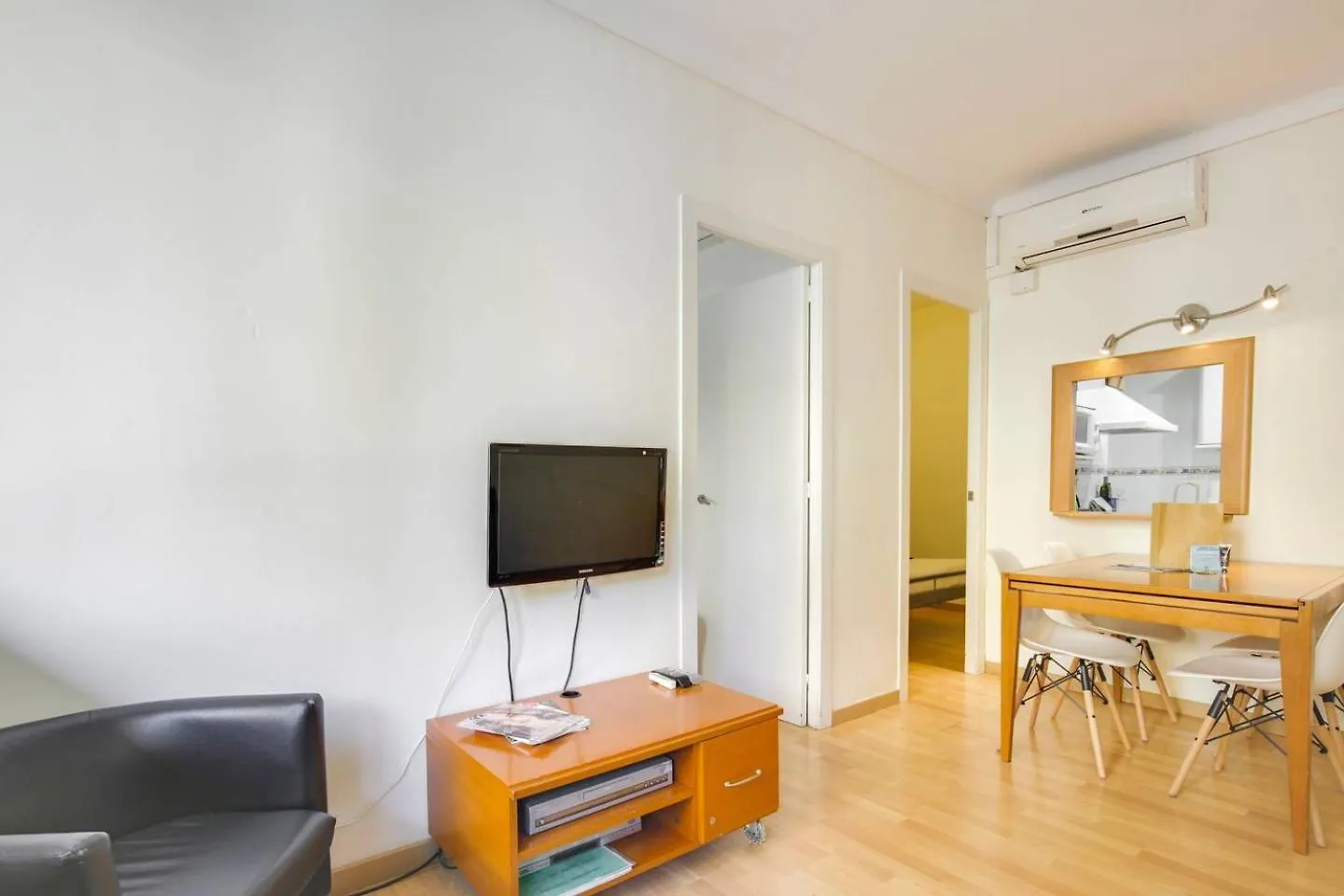 Apartment Cozy 2 Bedroom Next To Arc De Triomf Barcelona